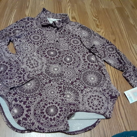 ๐บ๐ฒ$8or5/$20๐บ๐ฒ lularoe top